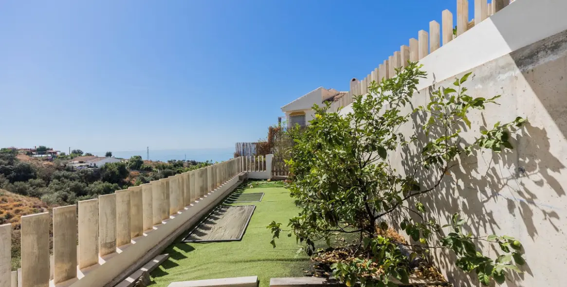 Продажа  отдельно стоящей виллы в Chilches 21