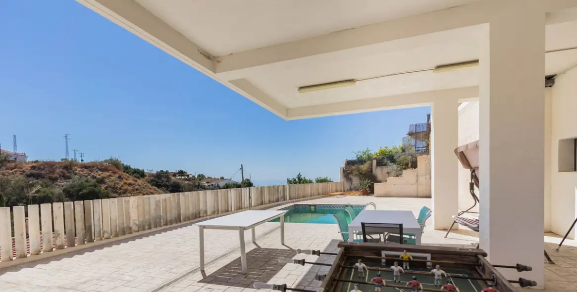 Продажа  отдельно стоящей виллы в Chilches 42