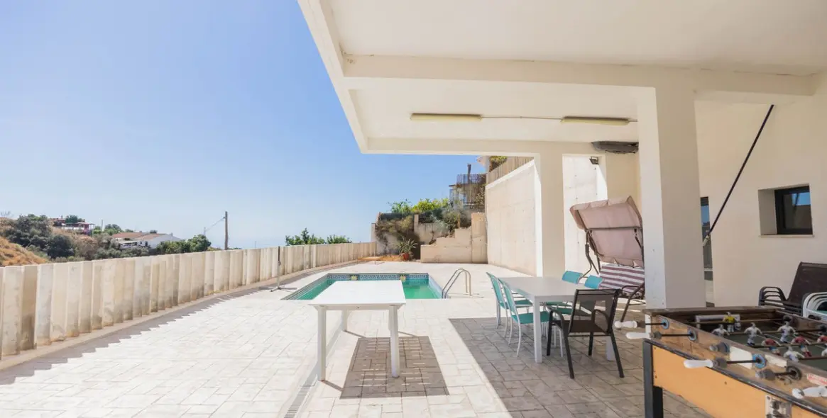 Продажа  отдельно стоящей виллы в Chilches 44