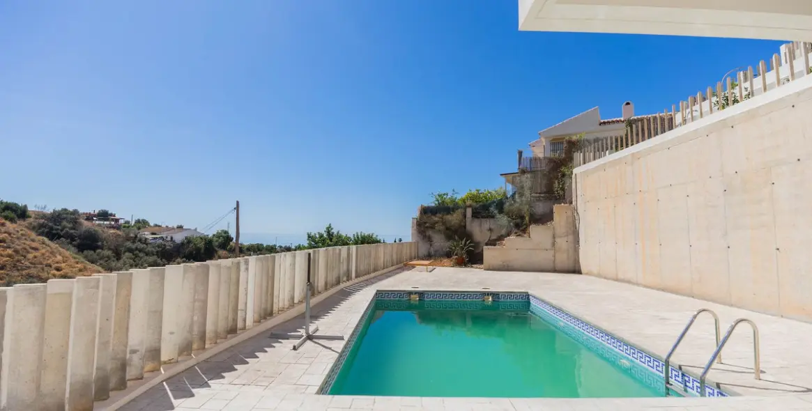 Продажа  отдельно стоящей виллы в Chilches 45