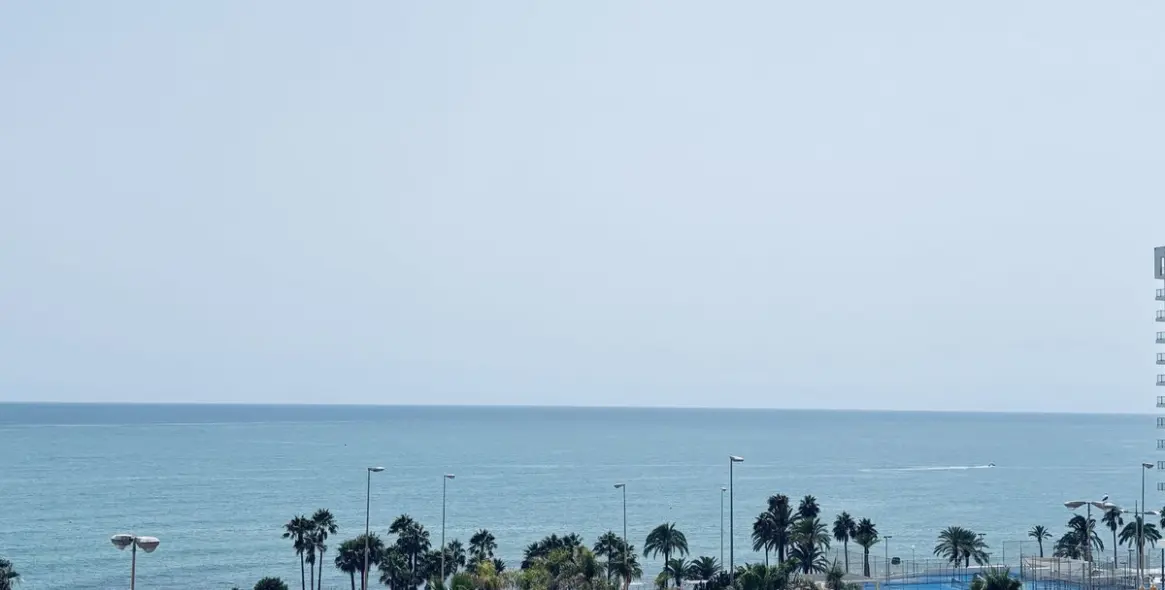 Sale of middle floor apartment in Benalmadena 2