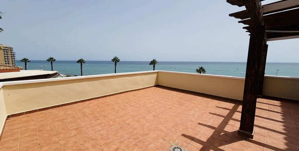 Sale of middle floor apartment in Benalmadena 3