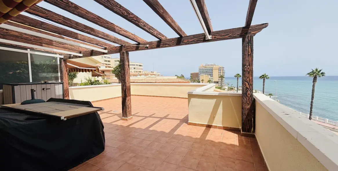 Sale of middle floor apartment in Benalmadena 5