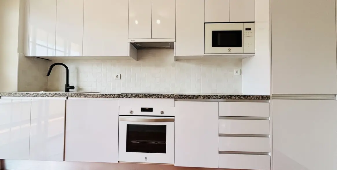 Sale of middle floor apartment in Benalmadena 24