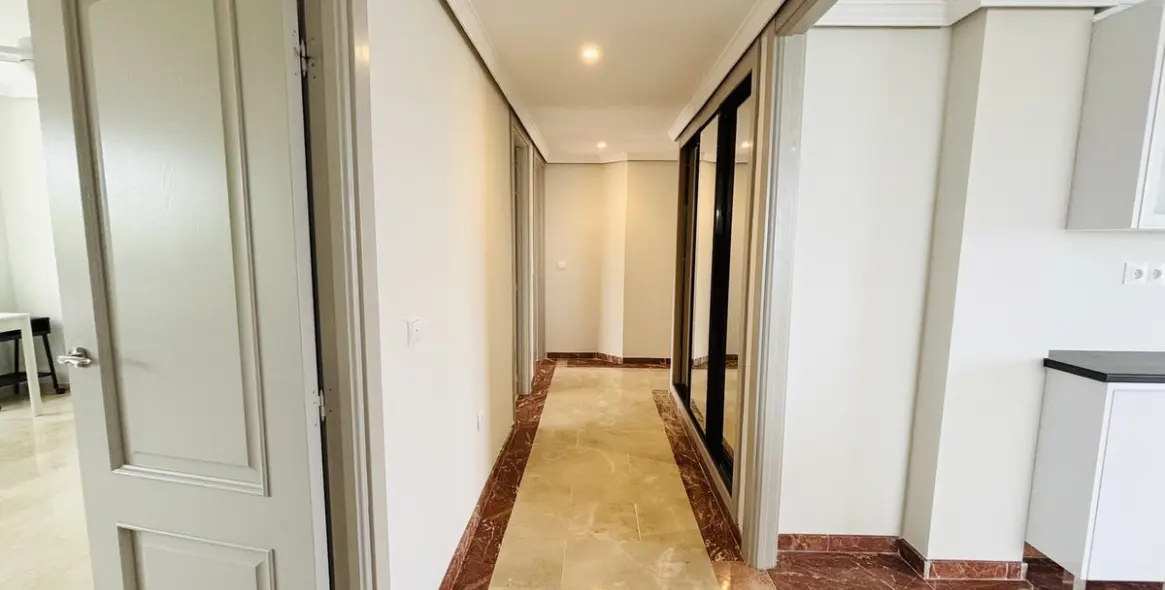 Sale of middle floor apartment in Benalmadena 27