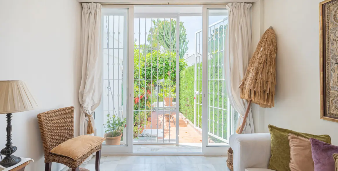 Sale of townhouse in The Golden Mile 4