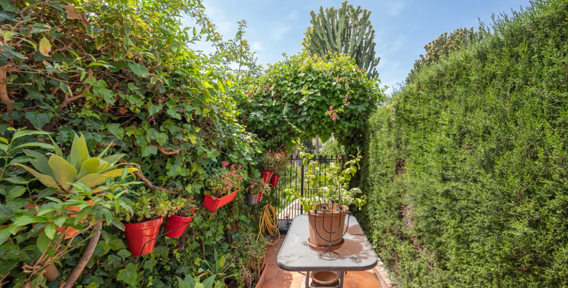 Sale of townhouse in The Golden Mile 5