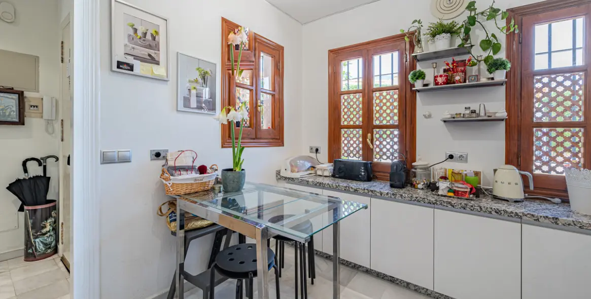 Sale of townhouse in The Golden Mile 14