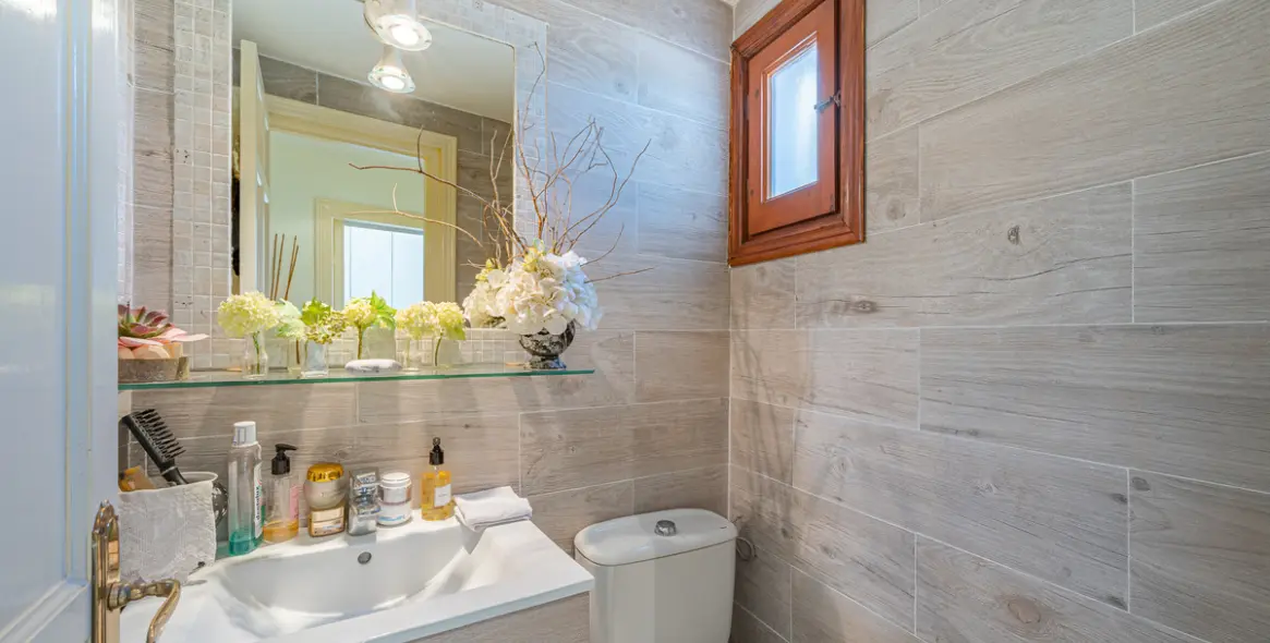 Sale of townhouse in The Golden Mile 15