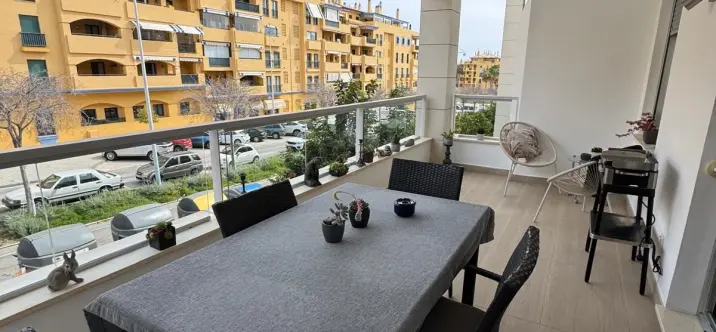 Venta de apartamento en planta media en San Pedro de Alcántara 0