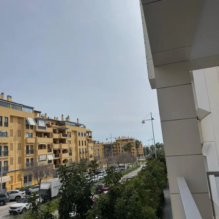 Sale of middle floor apartment in San Pedro de Alcántara