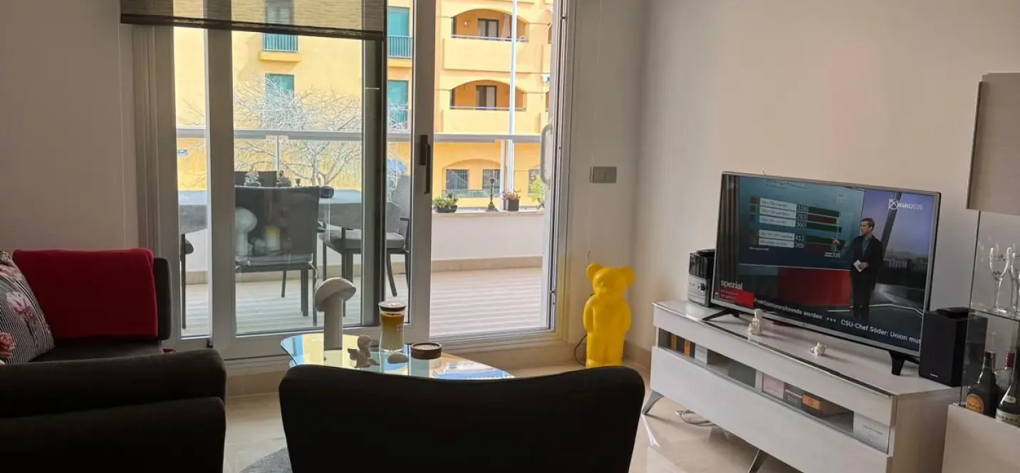 Sale of middle floor apartment in San Pedro de Alcántara 2