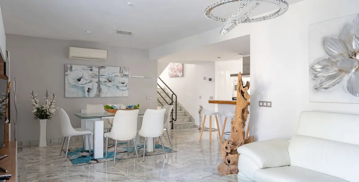 Sale of townhouse in Costalita 3