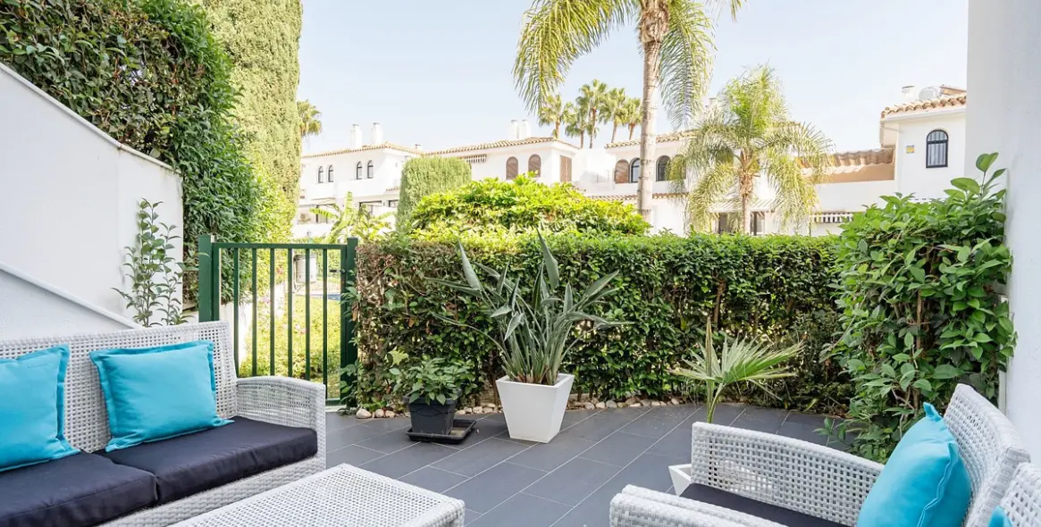 Sale of townhouse in Costalita 18