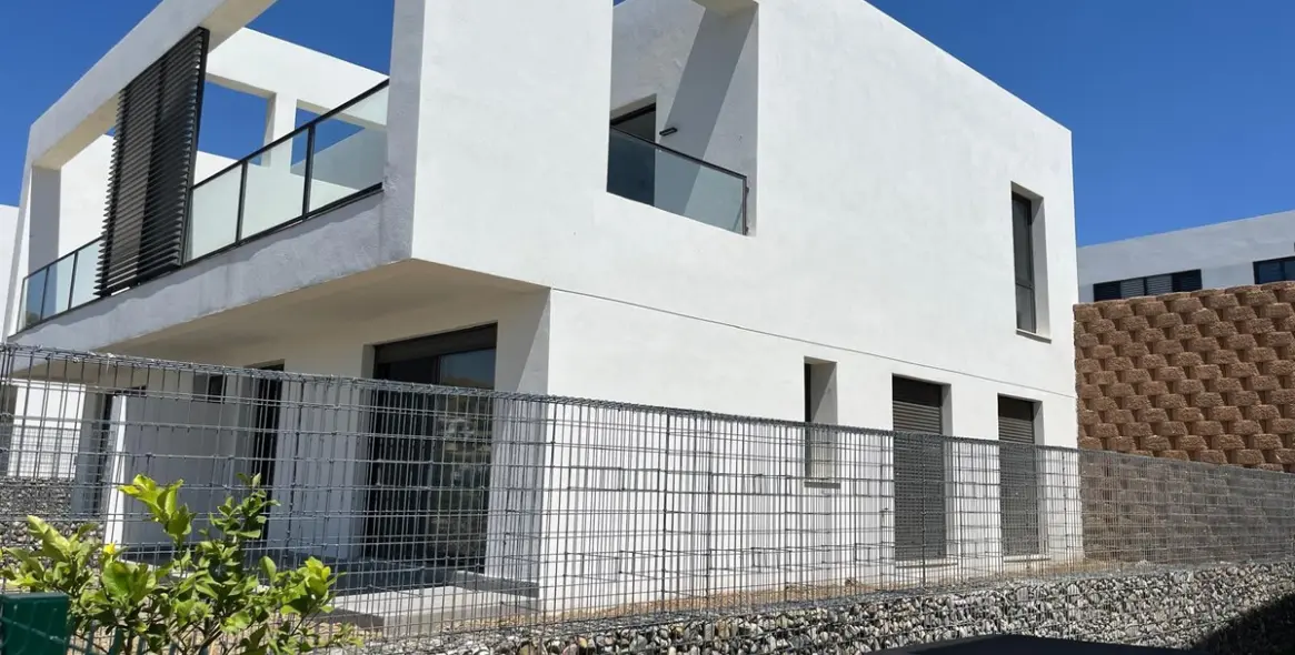 Sale of semi-detached house in Riviera del Sol 2