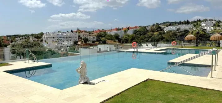 Sale of ground floor apartment in Cabopino 4