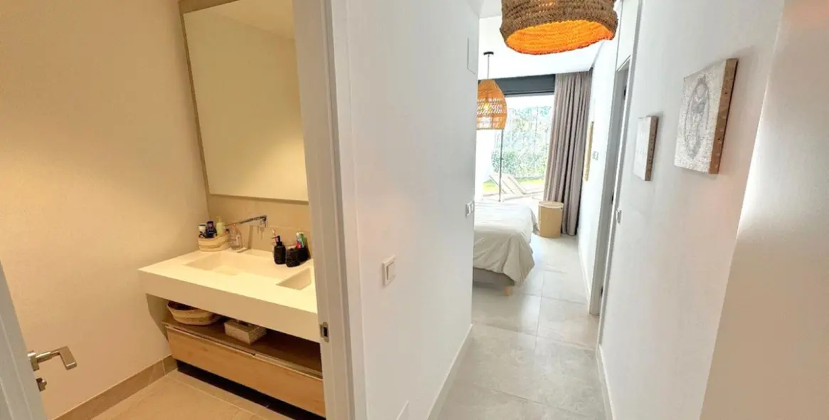 Sale of ground floor apartment in Cabopino 18