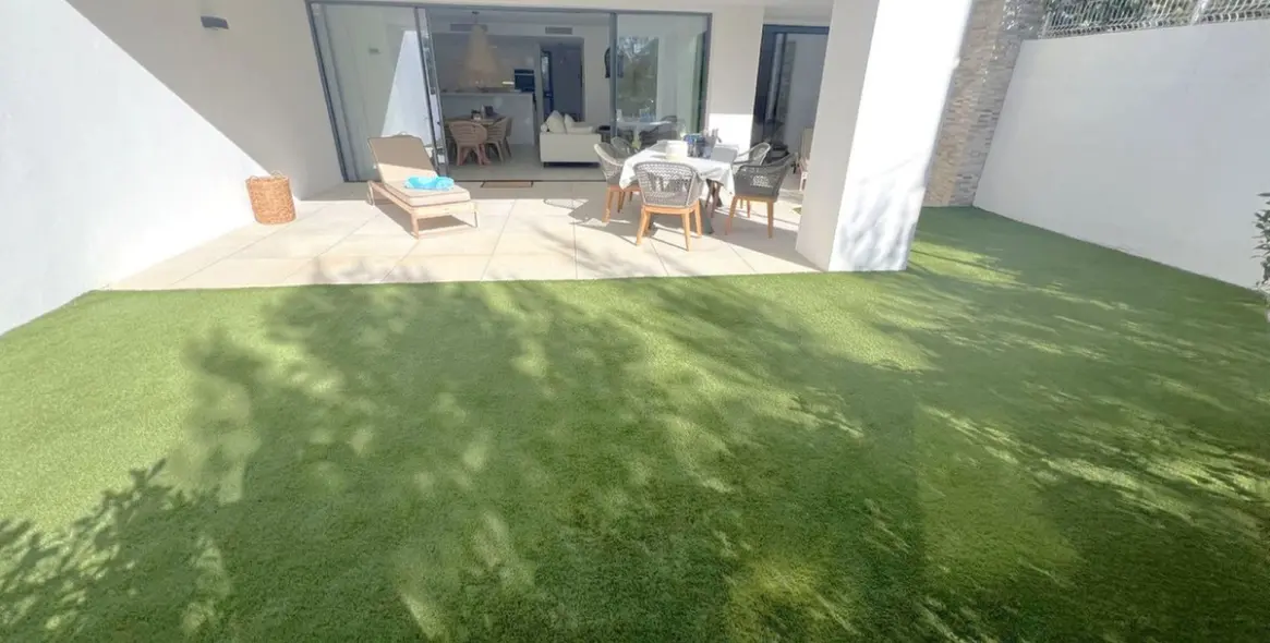 Sale of ground floor apartment in Cabopino 26