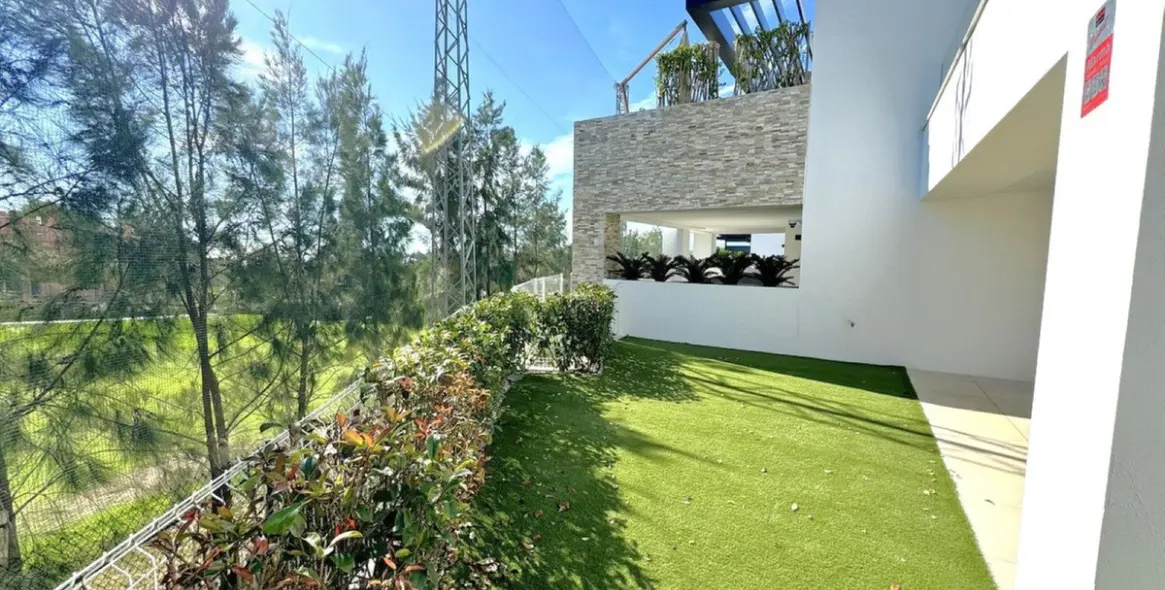 Sale of ground floor apartment in Cabopino 27