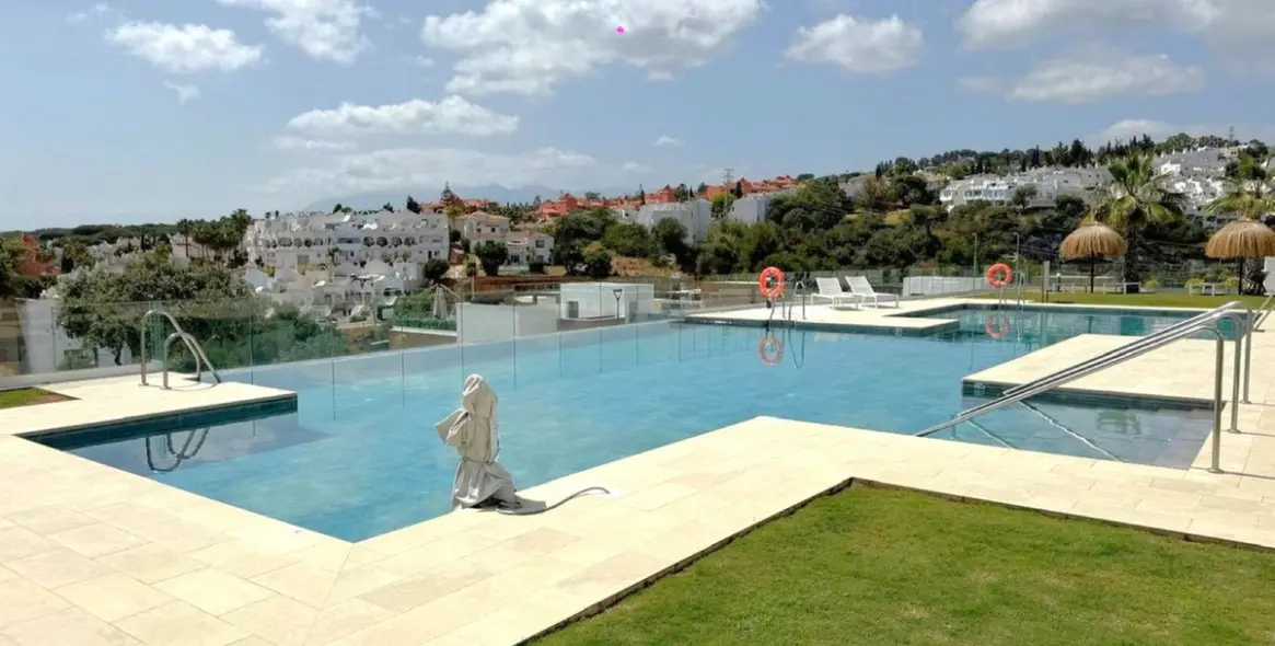 Sale of ground floor apartment in Cabopino 37