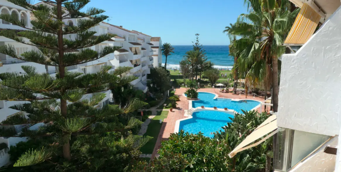 Sale of middle floor apartment in Marbesa 2