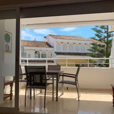 Sale of middle floor apartment in Marbesa