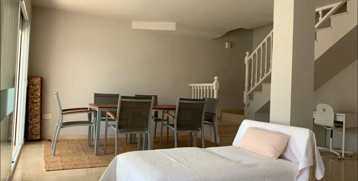 Sale of middle floor apartment in Marbesa 8