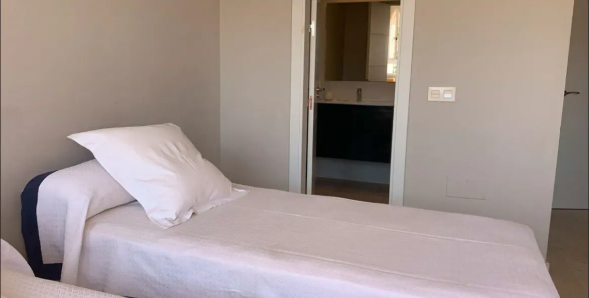 Sale of middle floor apartment in Marbesa 9