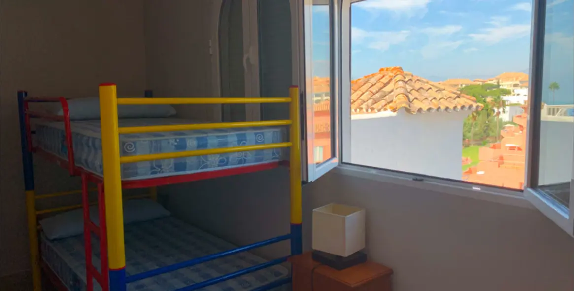 Sale of middle floor apartment in Marbesa 14