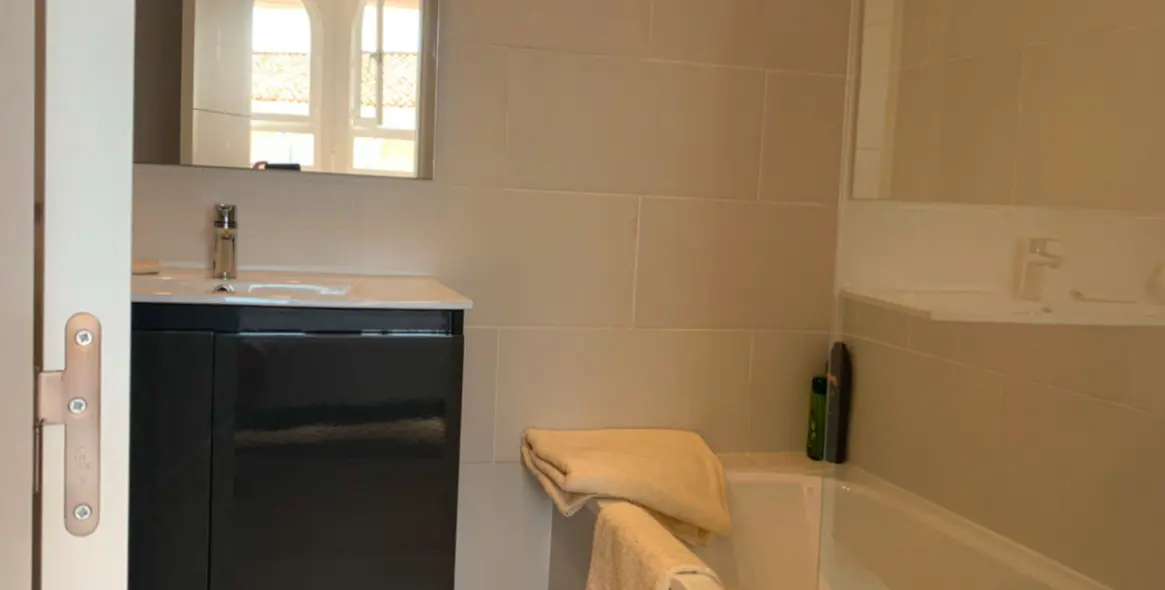 Sale of middle floor apartment in Marbesa 18