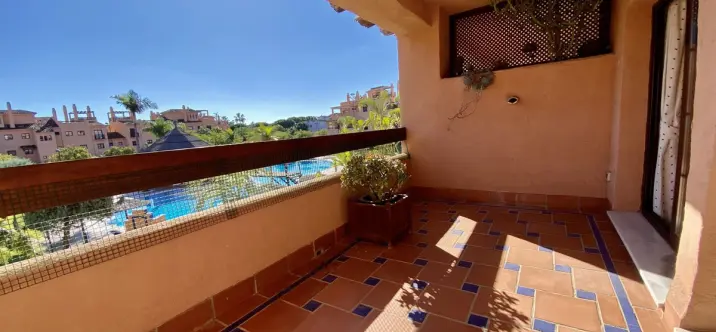 Sale of middle floor apartment in Hacienda del Sol 1
