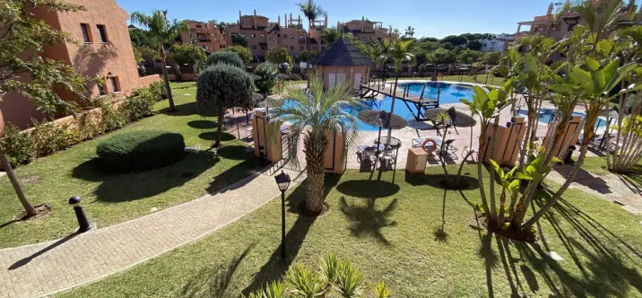 Sale of middle floor apartment in Hacienda del Sol 2