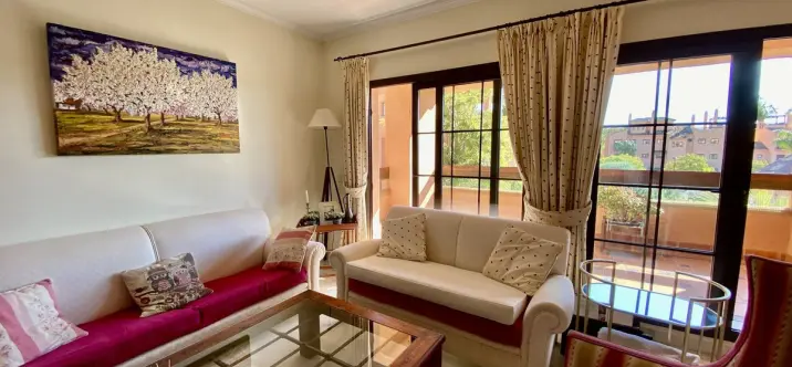 Sale of middle floor apartment in Hacienda del Sol 3