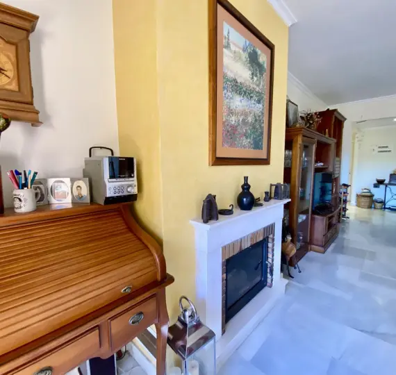 Sale of middle floor apartment in Hacienda del Sol