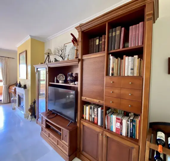 Sale of middle floor apartment in Hacienda del Sol