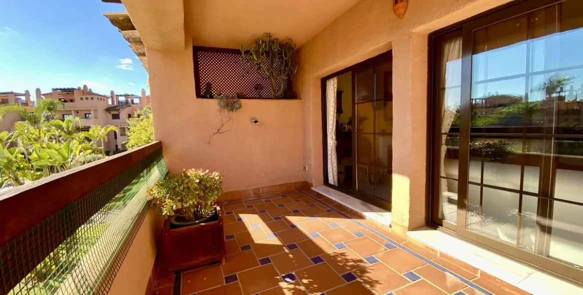 Sale of middle floor apartment in Hacienda del Sol 1