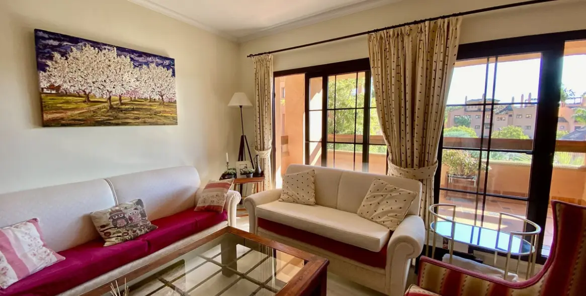 Sale of middle floor apartment in Hacienda del Sol 4