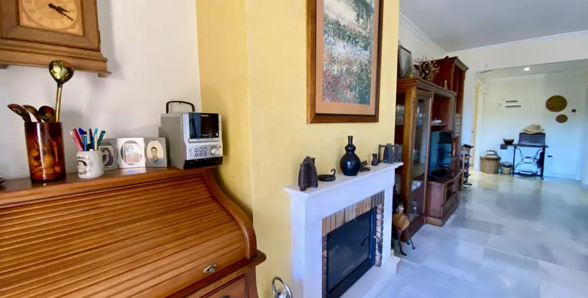 Sale of middle floor apartment in Hacienda del Sol 5