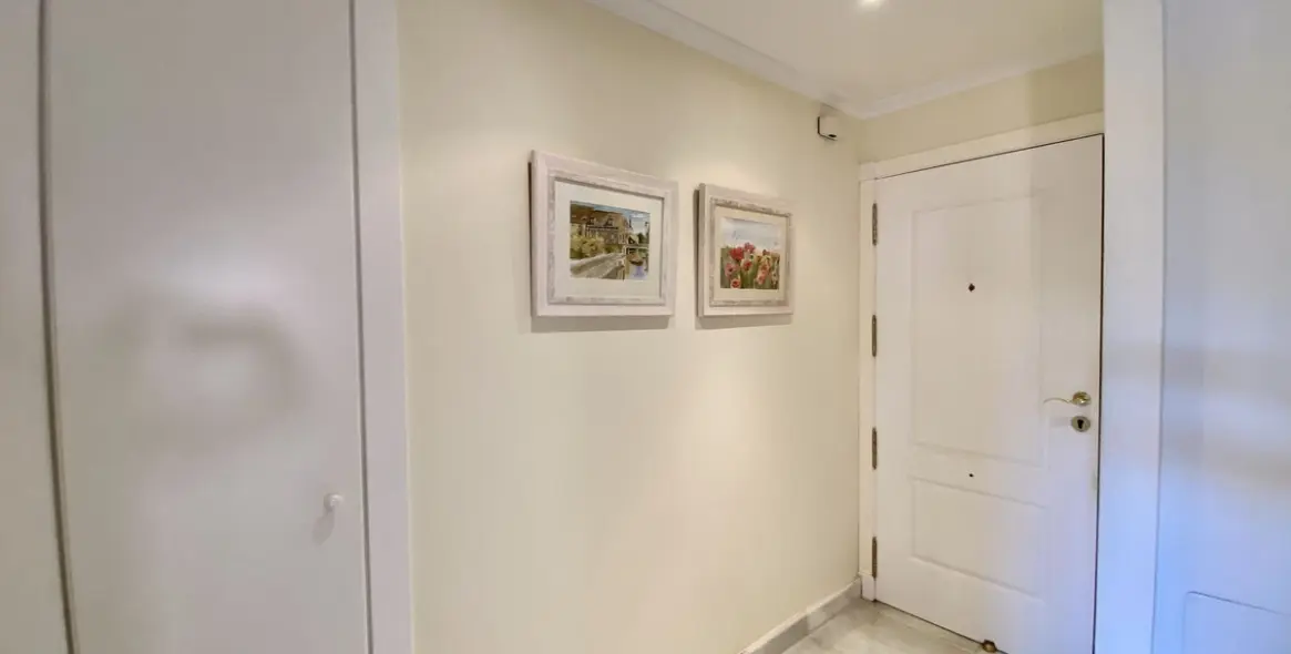 Sale of middle floor apartment in Hacienda del Sol 9