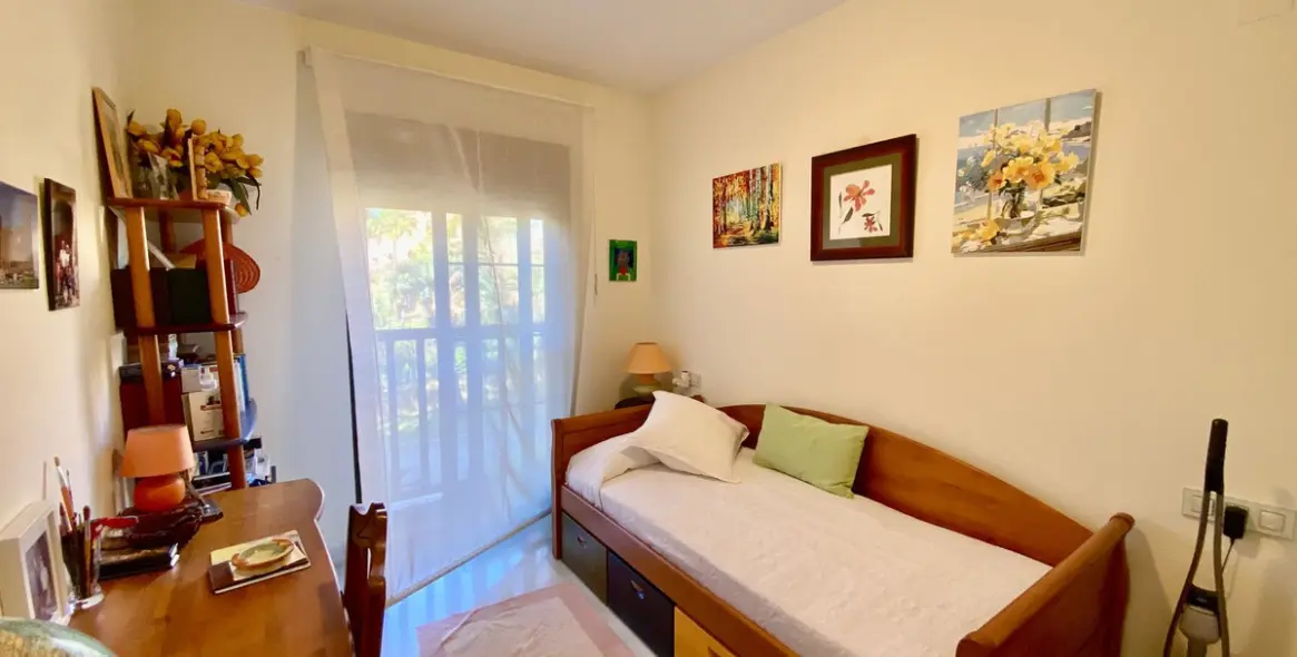 Sale of middle floor apartment in Hacienda del Sol 16