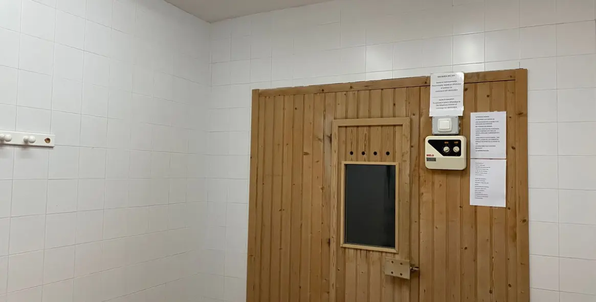 Venta de apartamento en planta media en Hacienda del Sol 28