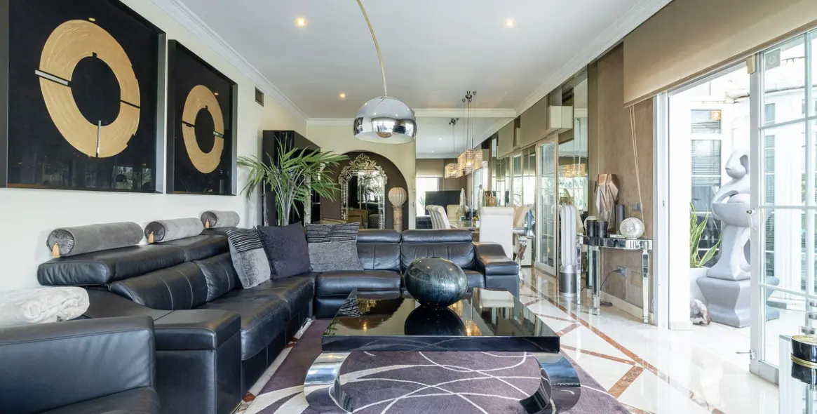 Продажа апартаментов на первом этаже в Nueva Andalucía 18