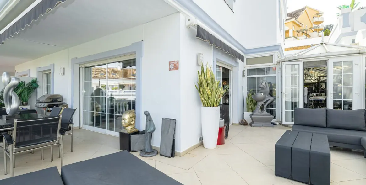 Продажа апартаментов на первом этаже в Nueva Andalucía 20