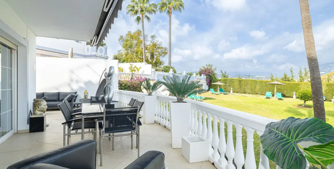 Venta de apartamento en planta baja en Nueva Andalucía 21