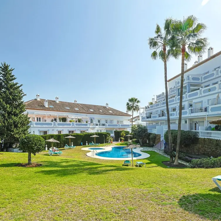 Sale of ground floor apartment in Nueva Andalucía