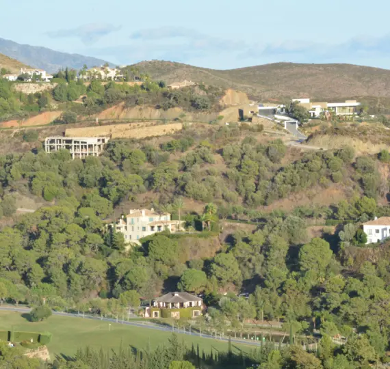 Sale of residential plot in Benahavís