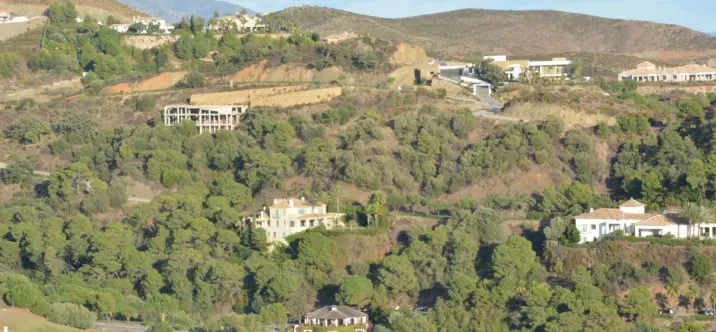 Sale of residential plot in Benahavís 0