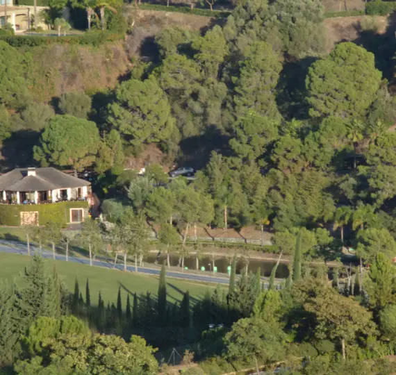 Sale of residential plot in Benahavís