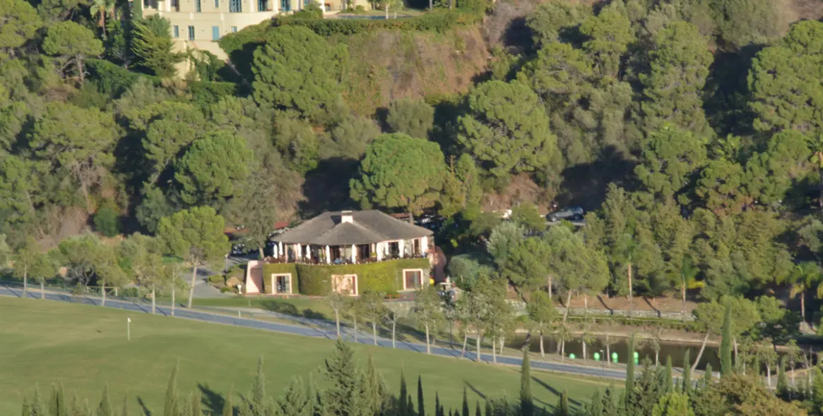 Sale of residential plot in Benahavís 4