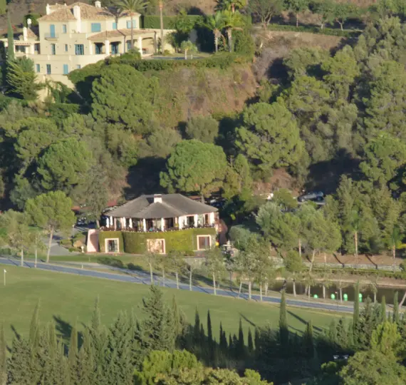 Sale of residential plot in Benahavís